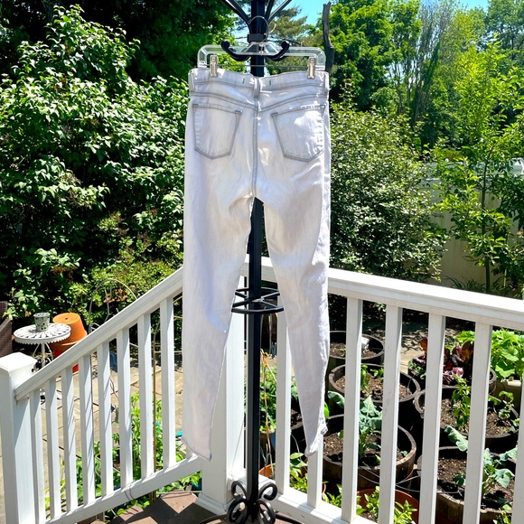 J.Brand 811 Polar Skinny’s - Picture 3 of 10